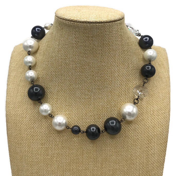 Furla Italy Chunky Faux Pearl White Black Beaded Collar Necklace Toggle 74$